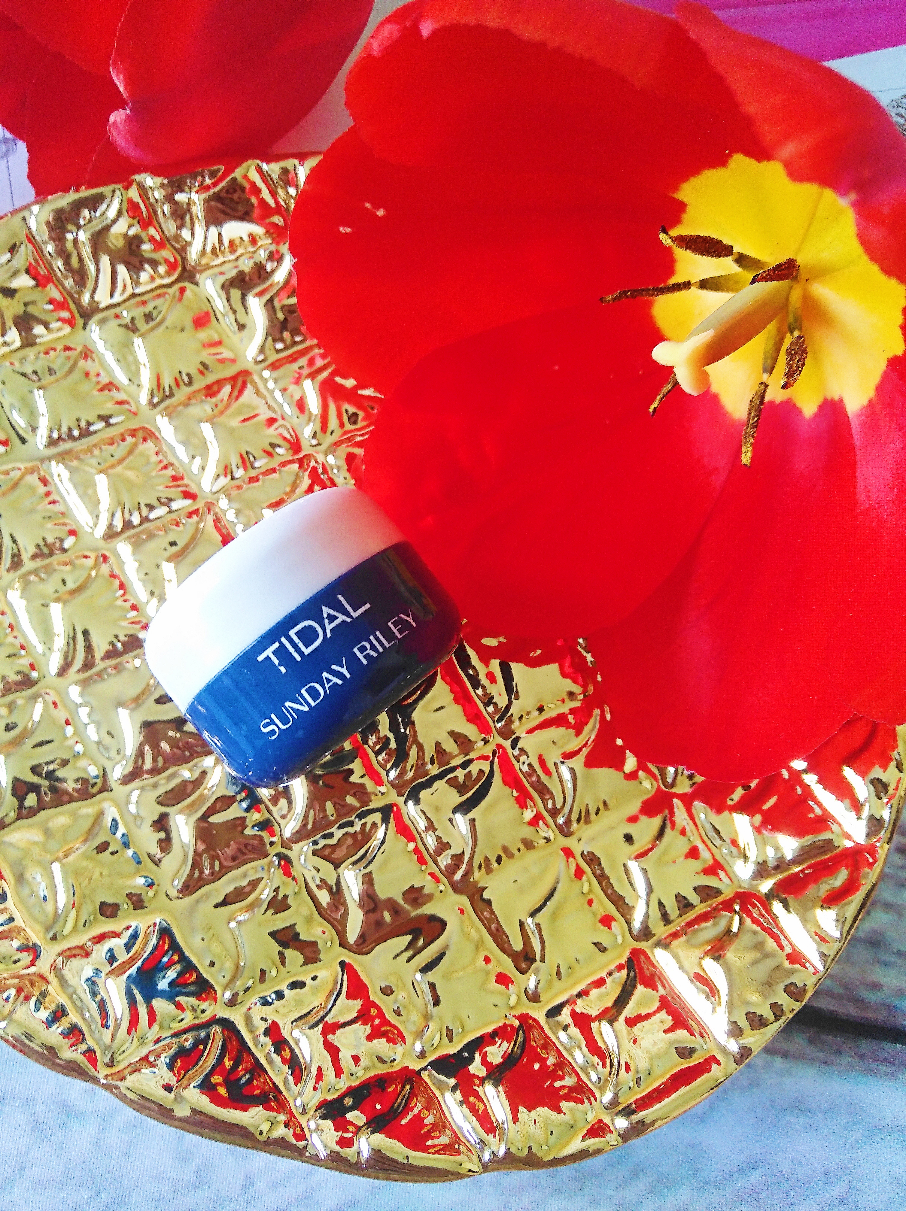 Крем для кожи лица Sunday Riley Tidal Brightening Enzyme Water Cream